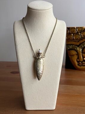 Chico's pendant necklace vintage-look Gold-tone cultured pearl Signed